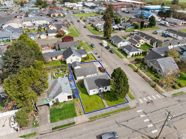 1806 10TH St, Tillamook, OR 97141