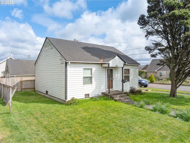 1806 10TH St, Tillamook, OR 97141