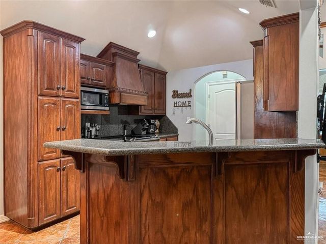 120 S Retama Lane, Weslaco, TX 78596