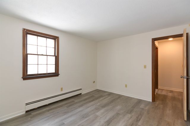 3 Holly Lane, Londonderry, NH 03053