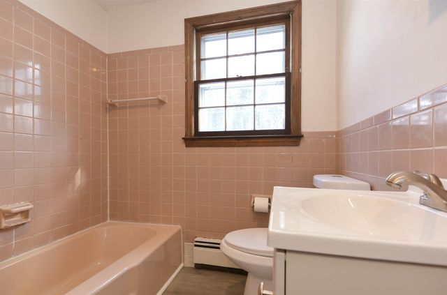 3 Holly Lane, Londonderry, NH 03053