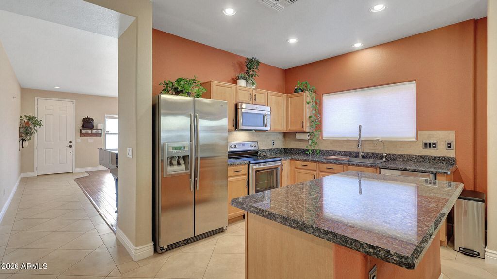 970 E DORIS Street, Avondale, AZ 85323 — photo 2