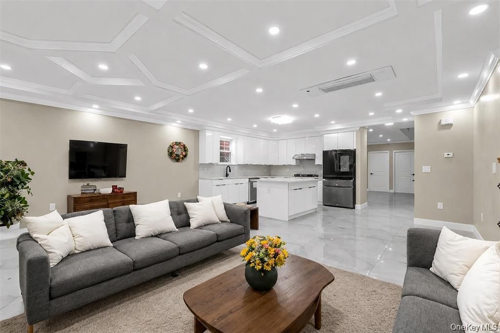 27-09 Utopia Parkway, Flushing, NY 11358 — photo 2