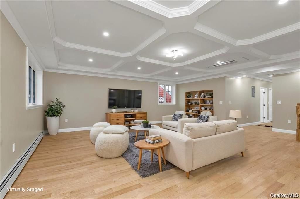 27-09 Utopia Parkway, Flushing, NY 11358 — photo 4