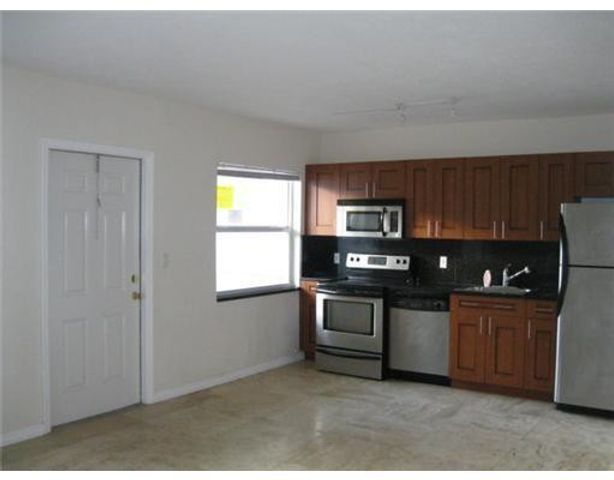 1470 N Dixie Highway 1, Fort Lauderdale, FL 33304