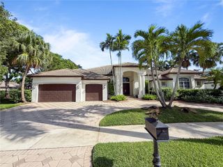 2514 Poinciana Dr, Weston, FL 33327