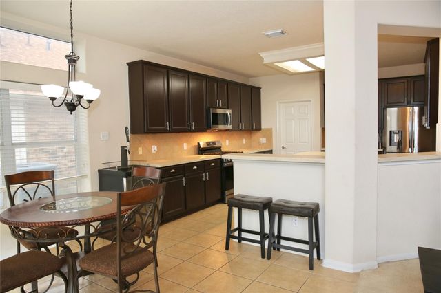 10426 Tree Hollow Circle, La Porte, TX 77571