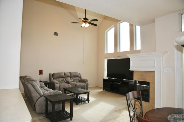 10426 Tree Hollow Circle, La Porte, TX 77571