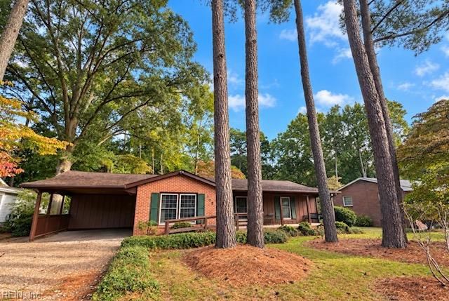 105 Riverside DR, Yorktown, VA 23692