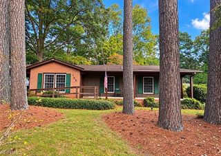 105 Riverside DR, Yorktown, VA 23692