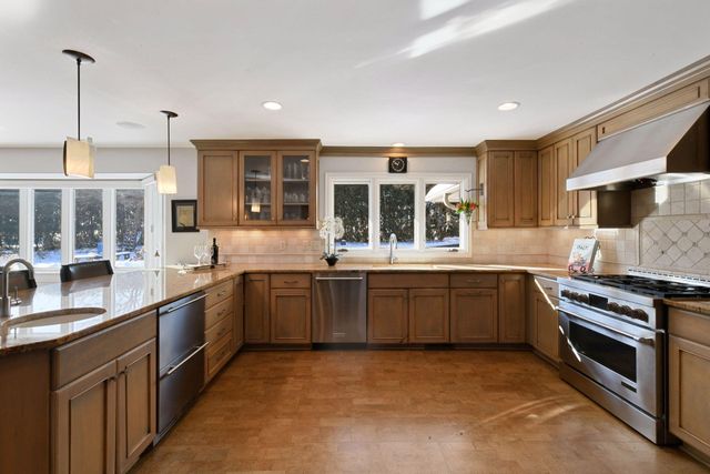 3 Birdie Lane, Chaska, MN 55318