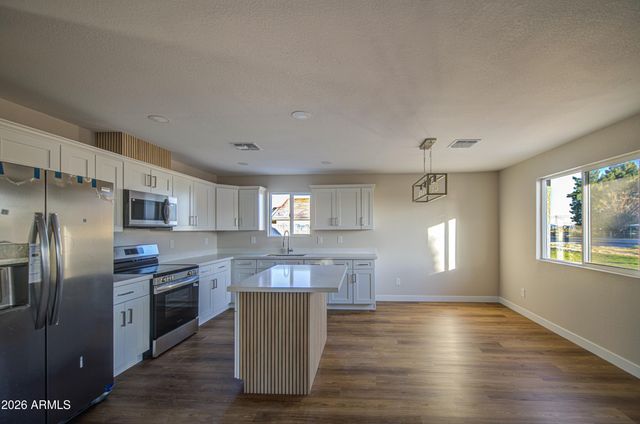 604 E SOUTH Avenue, Buckeye, AZ 85326