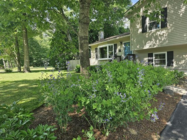 32 Logwood Circle, Essex, VT 05452
