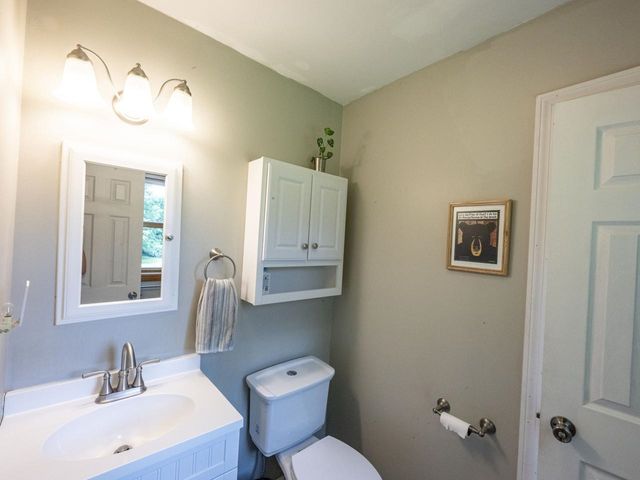 32 Logwood Circle, Essex, VT 05452
