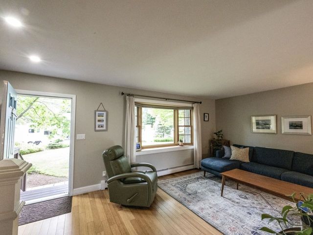 32 Logwood Circle, Essex, VT 05452