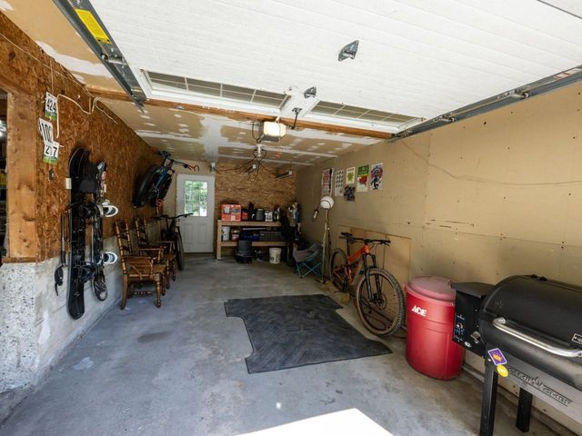 32 Logwood Circle, Essex, VT 05452