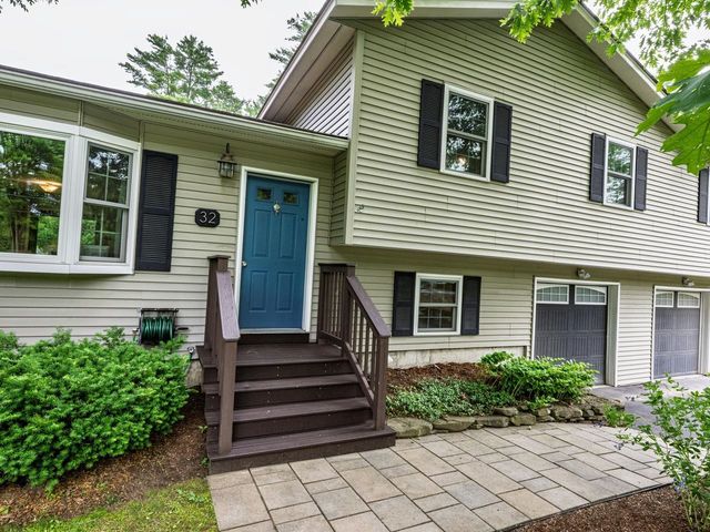 32 Logwood Circle, Essex, VT 05452