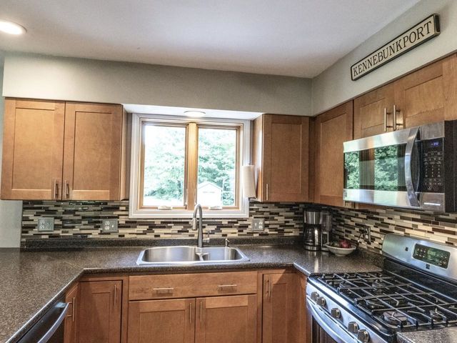 32 Logwood Circle, Essex, VT 05452