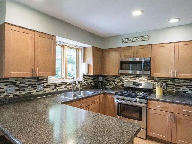 32 Logwood Circle, Essex, VT 05452