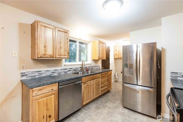 9020 Wyvern Drive SE, Port Orchard, WA 98367