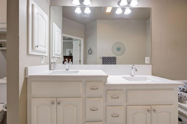 1632 Laurel Place, Edmond, OK 73003