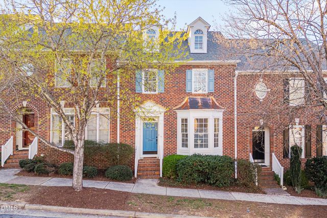 204 Greenview Drive, Chapel Hill, NC 27516