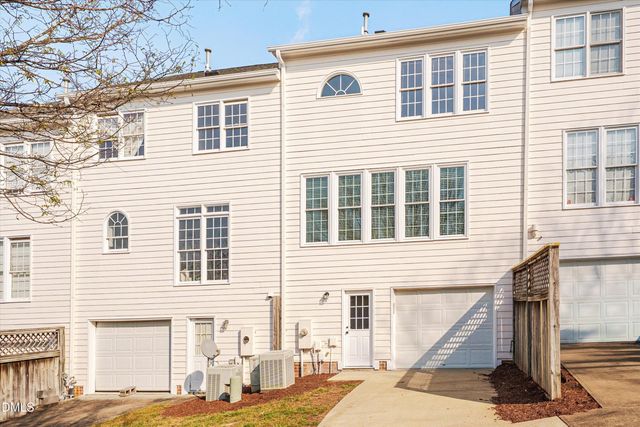 204 Greenview Drive, Chapel Hill, NC 27516