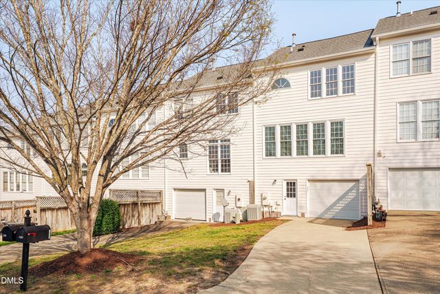 204 Greenview Drive, Chapel Hill, NC 27516