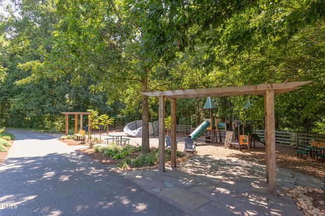 204 Greenview Drive, Chapel Hill, NC 27516