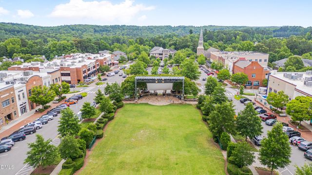 204 Greenview Drive, Chapel Hill, NC 27516