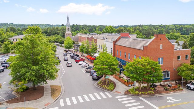 204 Greenview Drive, Chapel Hill, NC 27516