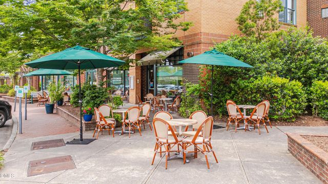 204 Greenview Drive, Chapel Hill, NC 27516