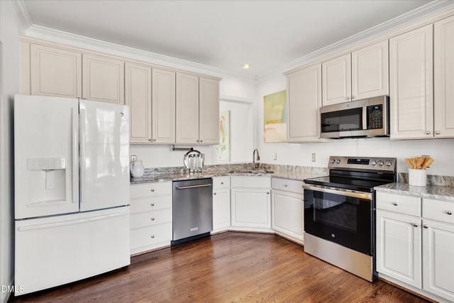 204 Greenview Drive, Chapel Hill, NC 27516