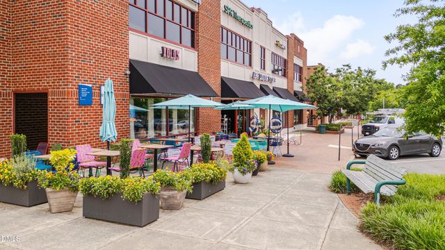 204 Greenview Drive, Chapel Hill, NC 27516