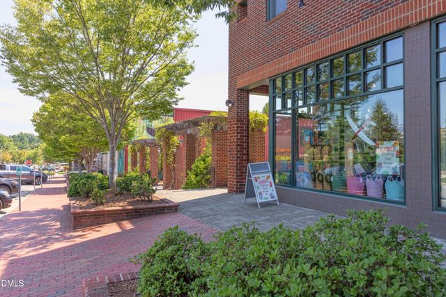 204 Greenview Drive, Chapel Hill, NC 27516