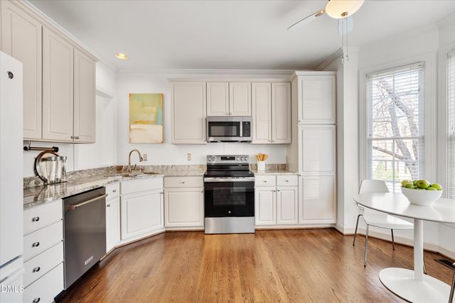 204 Greenview Drive, Chapel Hill, NC 27516