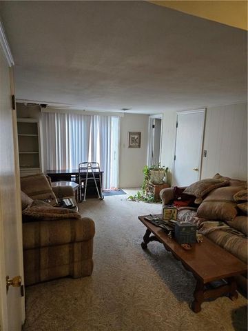 9724 Slater Lane, Overland Park, KS 66212