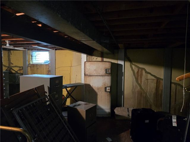 9724 Slater Lane, Overland Park, KS 66212