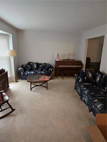 9724 Slater Lane, Overland Park, KS 66212