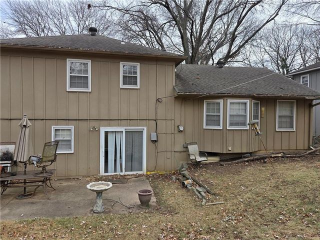 9724 Slater Lane, Overland Park, KS 66212