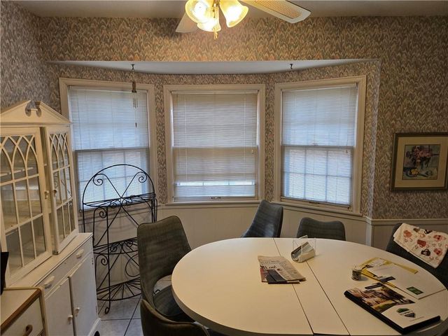 9724 Slater Lane, Overland Park, KS 66212