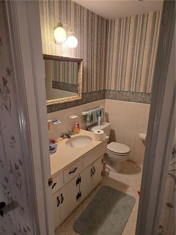 9724 Slater Lane, Overland Park, KS 66212