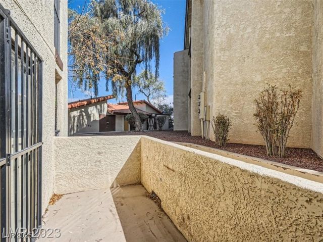2080 Karen Avenue 34, Las Vegas, NV 89169