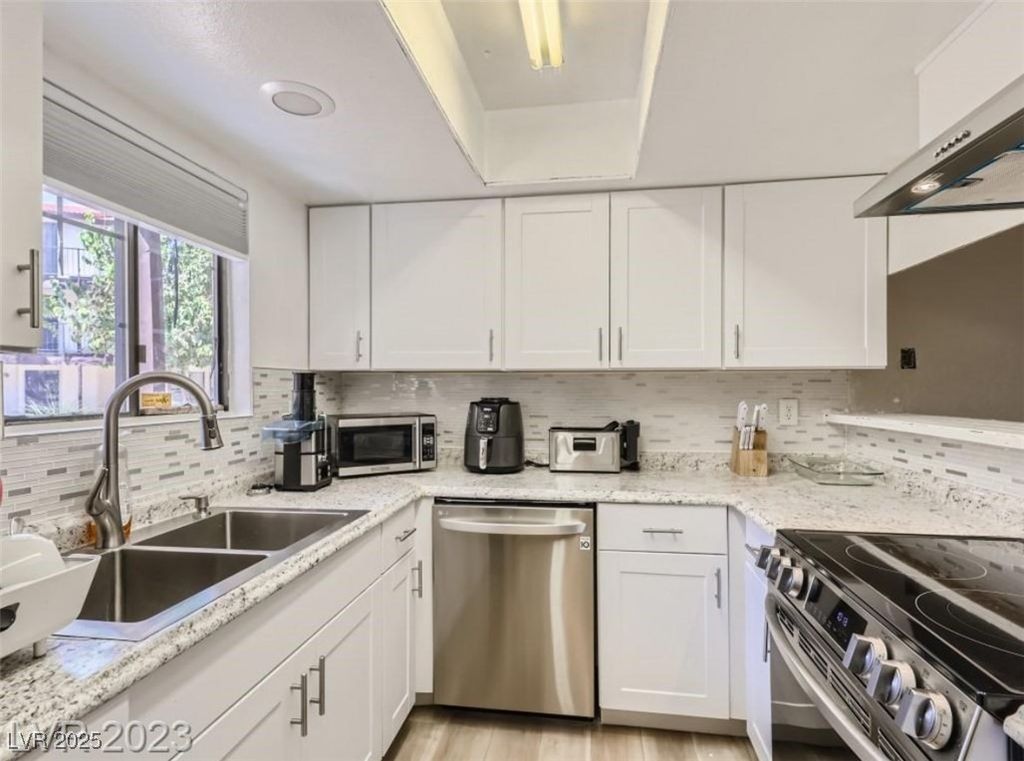 2080 Karen Avenue 34, Las Vegas, NV 89169