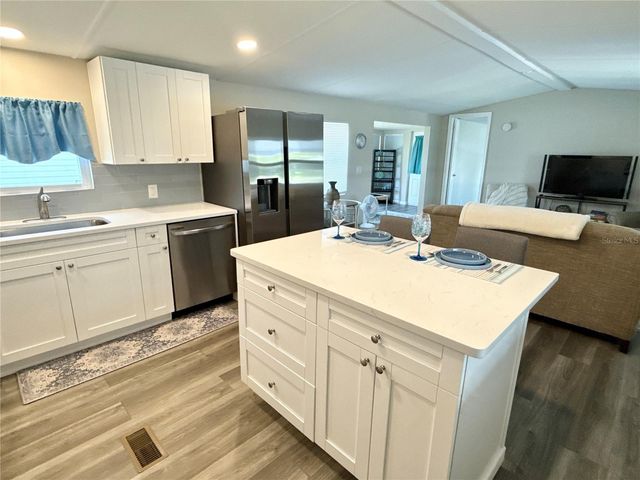 217 MOUNT PINEY AVENUE NE 286, St Petersburg, FL 33702