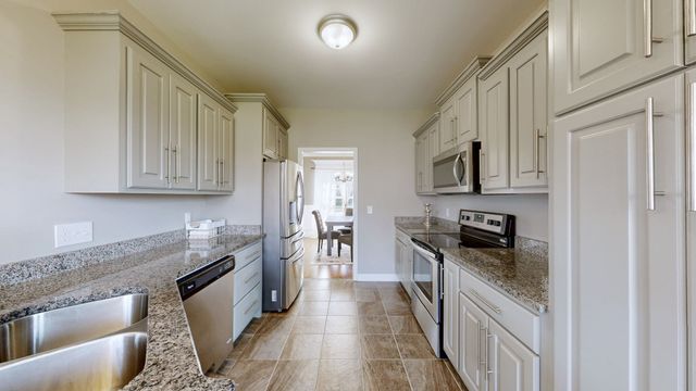 5016 Lady Thatcher Dr, Murfreesboro, TN 37129