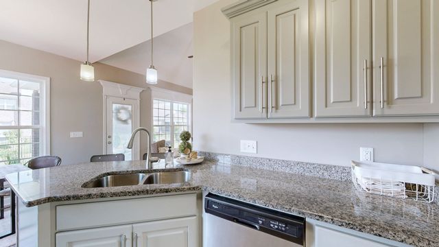 5016 Lady Thatcher Dr, Murfreesboro, TN 37129