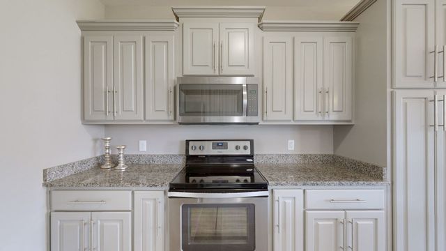 5016 Lady Thatcher Dr, Murfreesboro, TN 37129