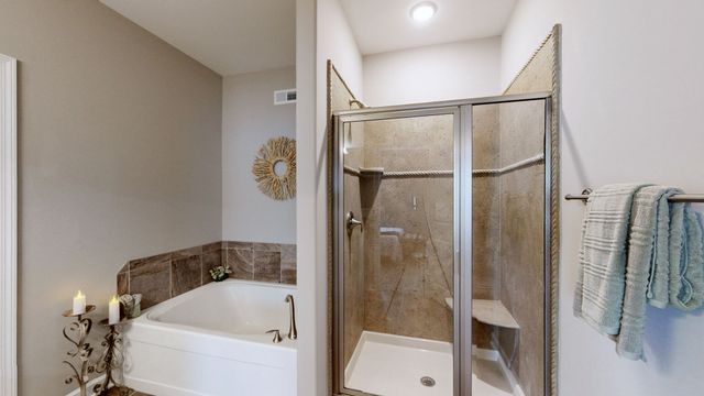5016 Lady Thatcher Dr, Murfreesboro, TN 37129