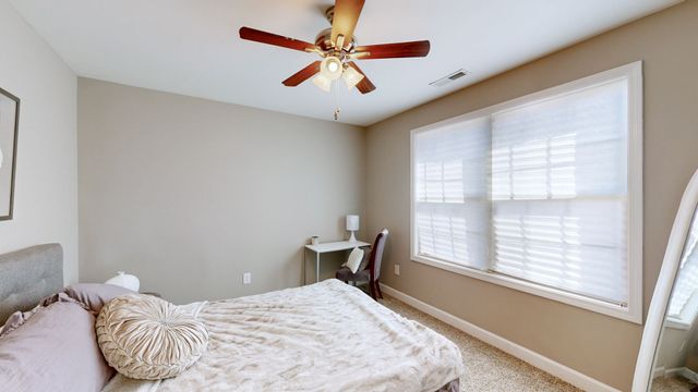 5016 Lady Thatcher Dr, Murfreesboro, TN 37129